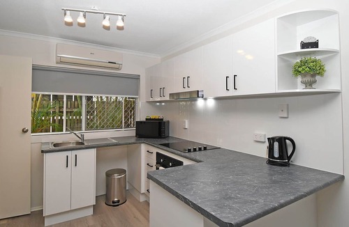 Torquay Apartment | Coast Spacious Two Bedroom 1 Bathroom Apartment