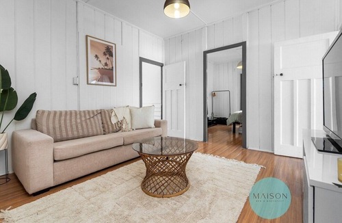 Manning Point House | Coastal Abode in the Heart of Manning Point