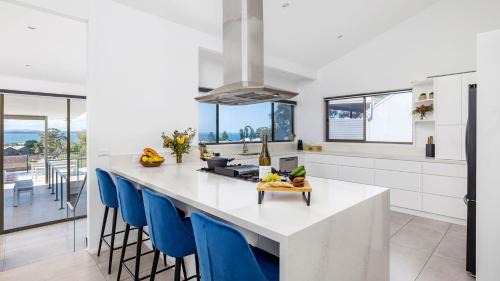 Corlette House | Coastal Breezes