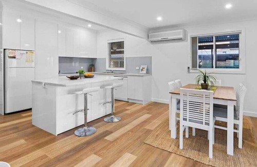 Blacksmiths House | Coastal Charmer - close to beach and shops