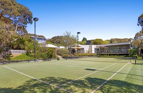 Blairgowrie House | Coastal Hideaway - Secluded with a tennis court