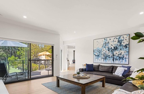Blairgowrie House | Coastal Hideaway - Secluded with a tennis court