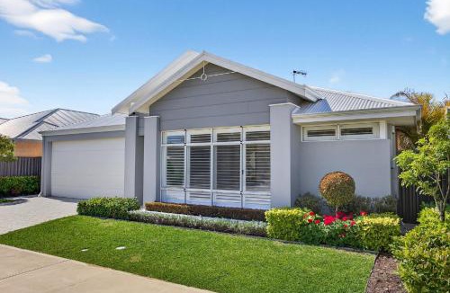 Madora Bay House | Coastal Luxe 4-Bed House in Madora Bay