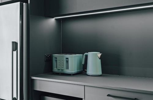 Cottesloe House | Coastal Noir - Modern Cottesloe Stay