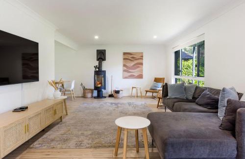 Callala Beach House | Coastal Oasis - Pet Friendly - 6 Mins Walk to Beach