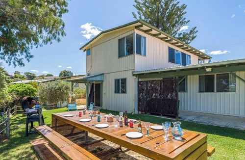 Guilderton House | Coastal Pine-Ocean view from the front and back