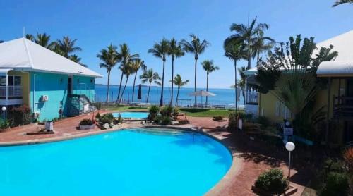 Dolphin Heads Apartment | Coastal Sands 1br 1bth AC unit 138 Garden view