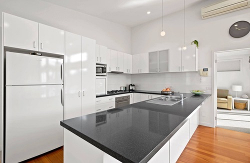 Torquay House | Coastal Tides on Anderson