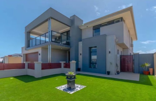Two Rocks House | Coastal two storey beach house. Located in Two Rocks 45 mins North of Perth