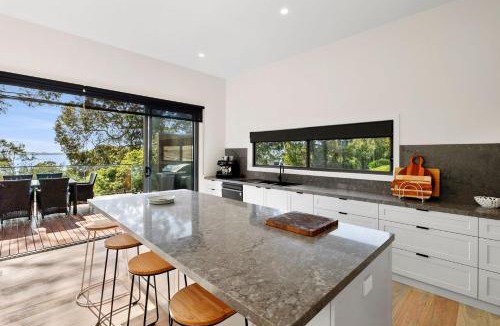 Lorne House | Coastal View