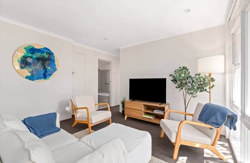 Vaucluse Apartment | Coastal Walk Apt with Parking