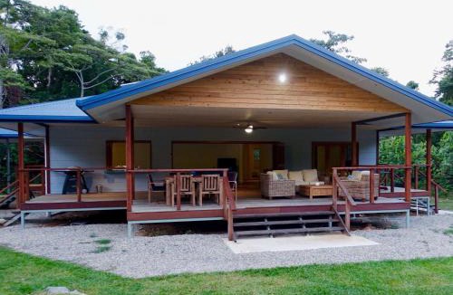 Cape Tribulation House | Coconut Beach House & Cottages