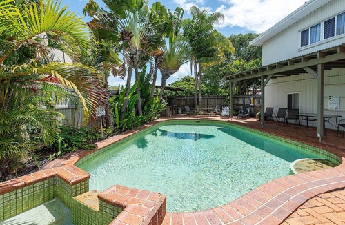 Scarness Apartment | Coconut Palms Spacious 1 Bedroom Apartment