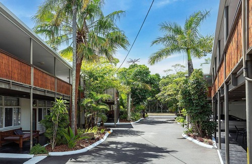 Scarness Apartment | Coconut Palms Two Bedroom Apartment - CoastHM
