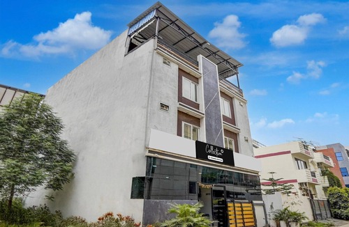 Indore House | Collection O Satya Sai Square