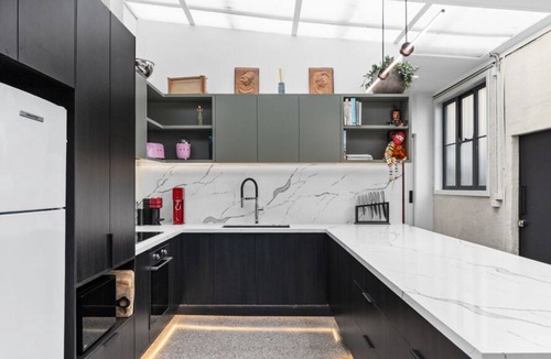 Collingwood House | COLLINGWOOD HAVEN-3beds, 4 bath +GARAGE -6 guests-Walk to CBD, stylish open plan