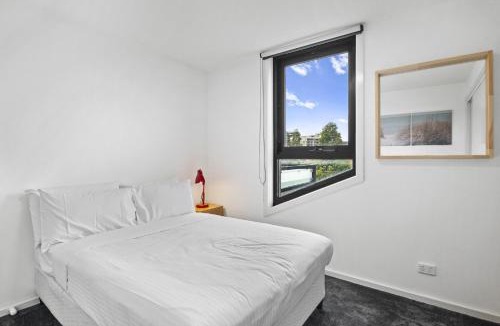 Footscray Apartment | Comfortable 2 Bed Stay with Parking
