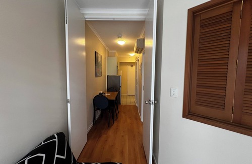 Carlton South Apartment | Comfortable 2BR CBD Stay for 4 | Free Wi-Fi