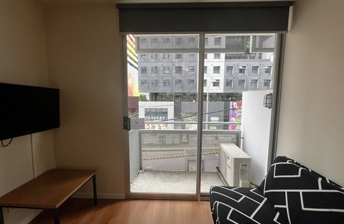 Carlton South Apartment | Comfortable 2BR CBD Stay for 4 | Free Wi-Fi