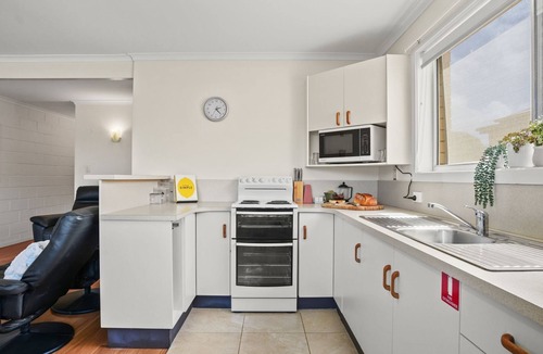 Evans Head Apartment | Comfortable 2BR coastal unit with WiFi, BBQ area, parking & linen included, close to beach