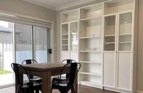 Gledswood Hills House | Comfortable 3BR Home Parking