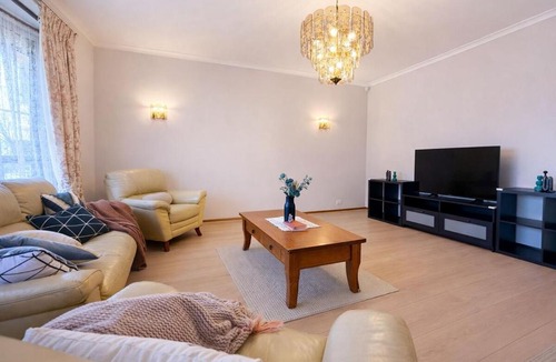Altona Meadows House | Comfortable 4BR Home Perfect for Families