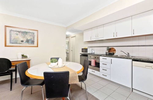 Perth Central Business District Apartment | Comfortable Apartment with Pool, Gym & Tennis Access