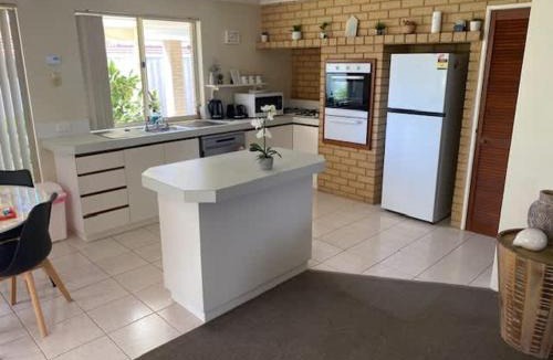 Woodvale House | Comfortable family friendly retreat with pool