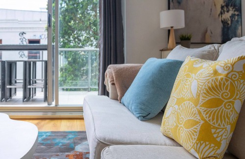 Footscray Apartment | Comfortable Loft Living in Footscray