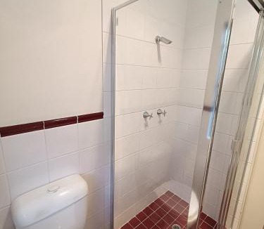 Merrylands House | Comfortable Queen Room in Heart of Merrylands - NM2