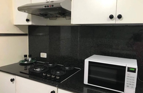 Croydon House | Comfortable spacey cottage, 7.5km to city centre.