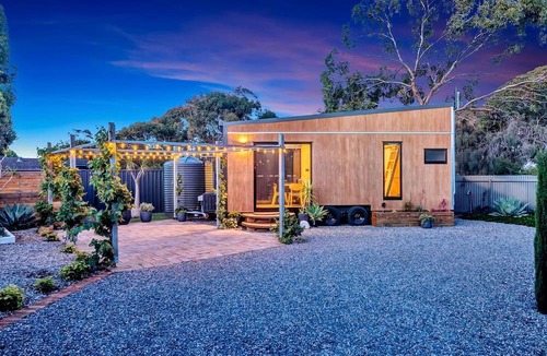 Port Willunga Cabin | Comfortable Tiny House Rental Perfect for Glamping in South Australia