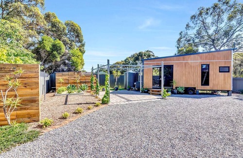 Port Willunga Cabin | Comfortable Tiny House Rental Perfect for Glamping in South Australia