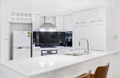 Spring Hill Apartment | Comfy 2-Bed with Pool and Secure Parking