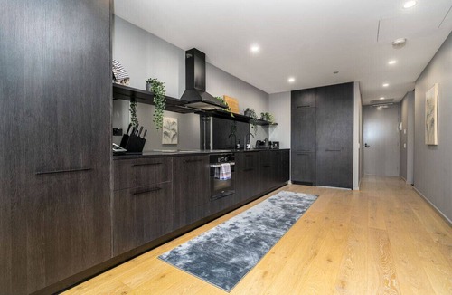 Kingston Apartment | Comfy 2BA/2BR Kingston Foreshore Apartment