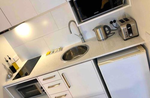 Fitzroy Apartment | Comfy and bright apartment, when location counts