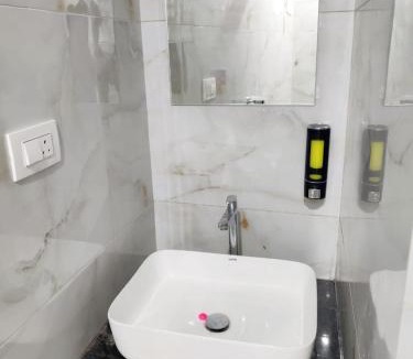 Malad East Hostel | Comfy Inn