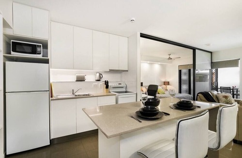 Bowen Hills Apartment | ☀️Comfy Modern 1Bedroom Apartment☀️Bowen Hills|Carpark|WiFi|Netflix