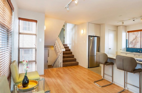 Como Villa | Como Mezzanine Retreat