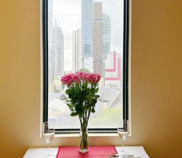 Chinatown Apartment | Compact 2B Apt-In The Heart of Melbourne