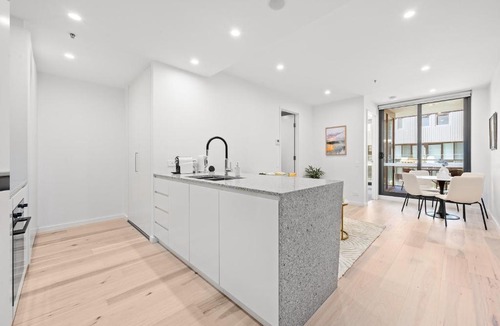 Braddon Apartment | Compact n Central 1BR in CBD w Secure Parking
