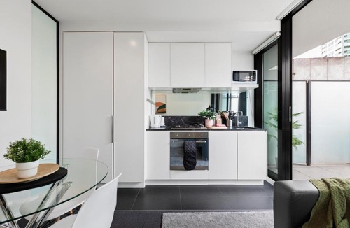 South Melbourne Apartment | Complete Host Essence Apartments