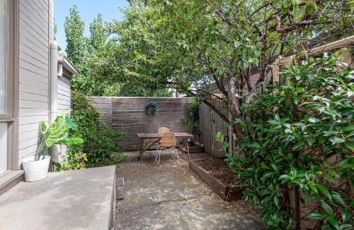 Prahran Apartment | Contemporary 1-Bed Unit Near Chapel St