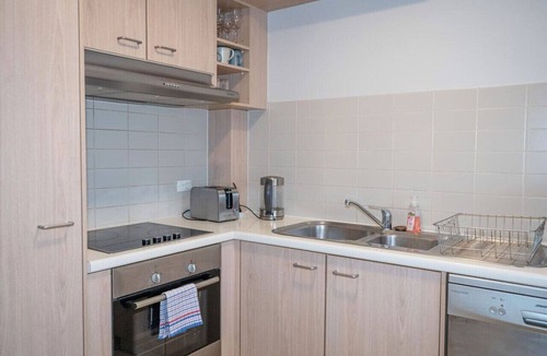Griffith Apartment | Contemporary 2BR apartment near Kingston