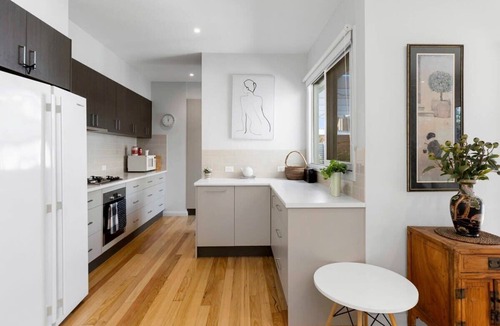 Queenscliff House | Contemporary Edgewater Oasis Short Walk to Beach