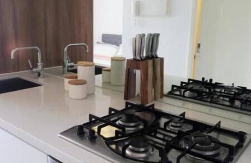 South Yarra Apartment | Contemporary Studio Apartment Near Melbourne CBD