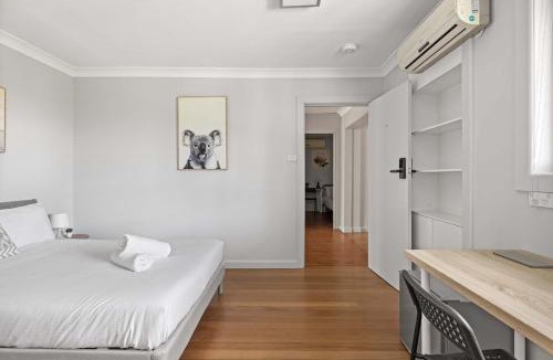 Peakhurst House | Convenient Double Ensuite Room - Peakhurst