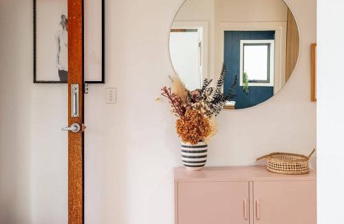 South Launceston House | Convenient luxury home minutes to CBD and hospital