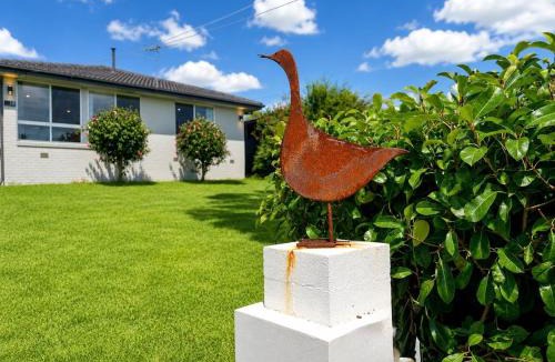 Jacana House | Convenient Melbourne Stay Near Airport