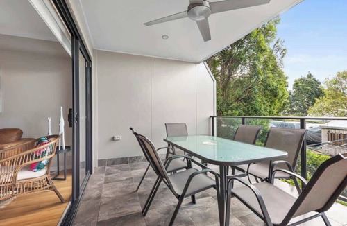 Murarrie House | Convenient + Spacious! 3Bed/2.5Bath/1Car~Townhouse